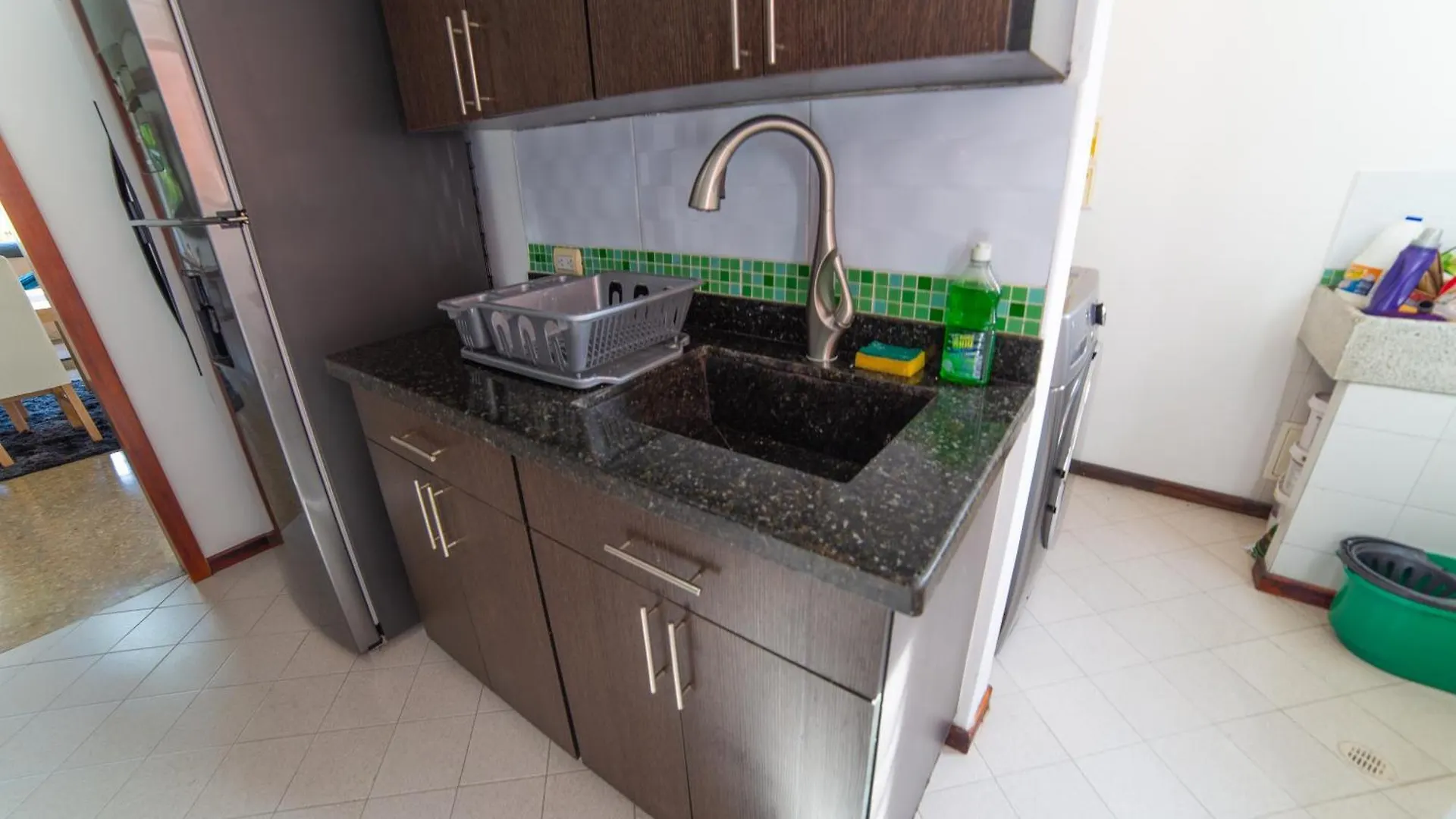Top Floor Apt W/Balcony In El Poblado Medellín 0*,