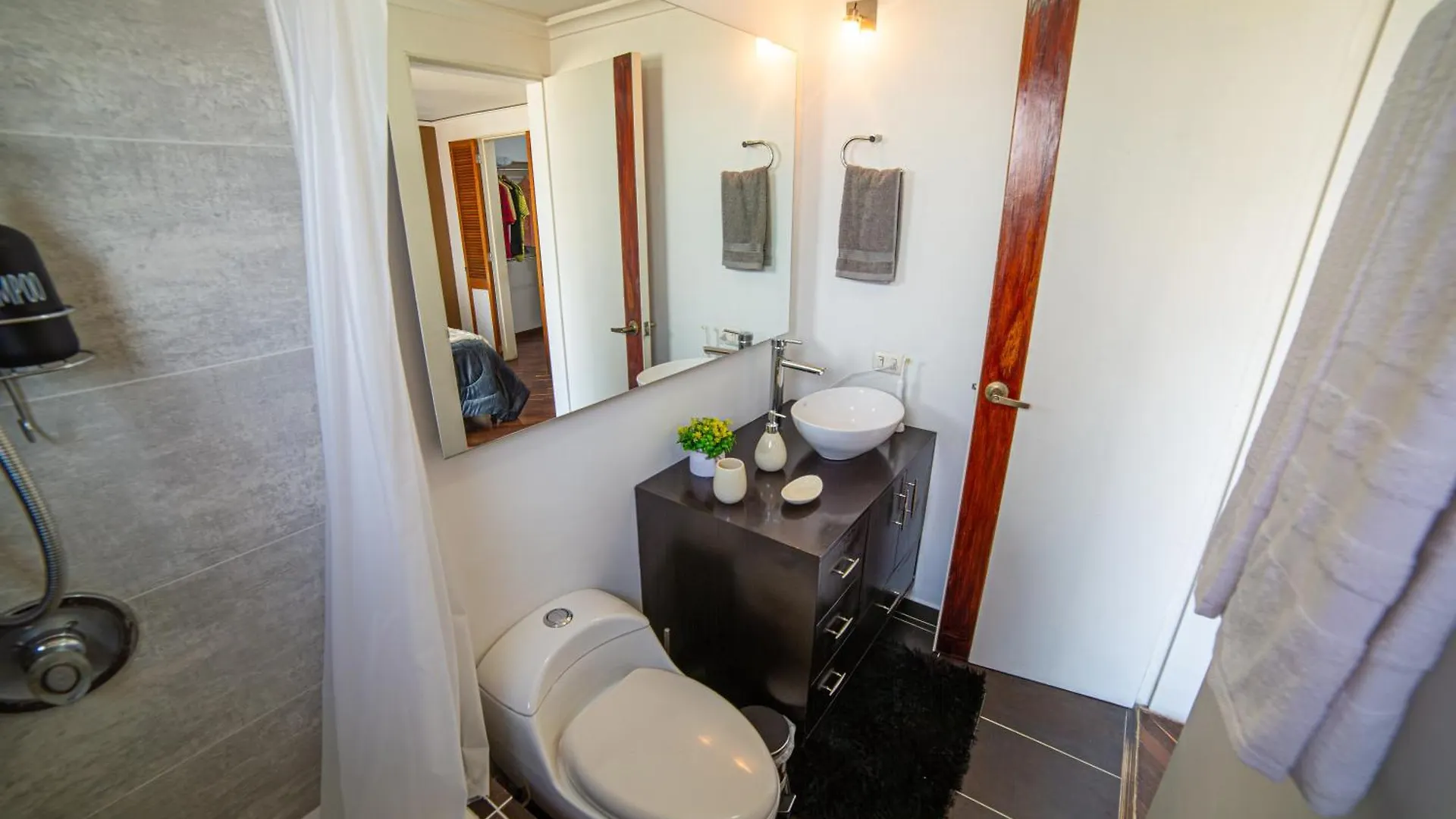 Apartamento Top Floor Apt W/Balcony In El Poblado Medellín