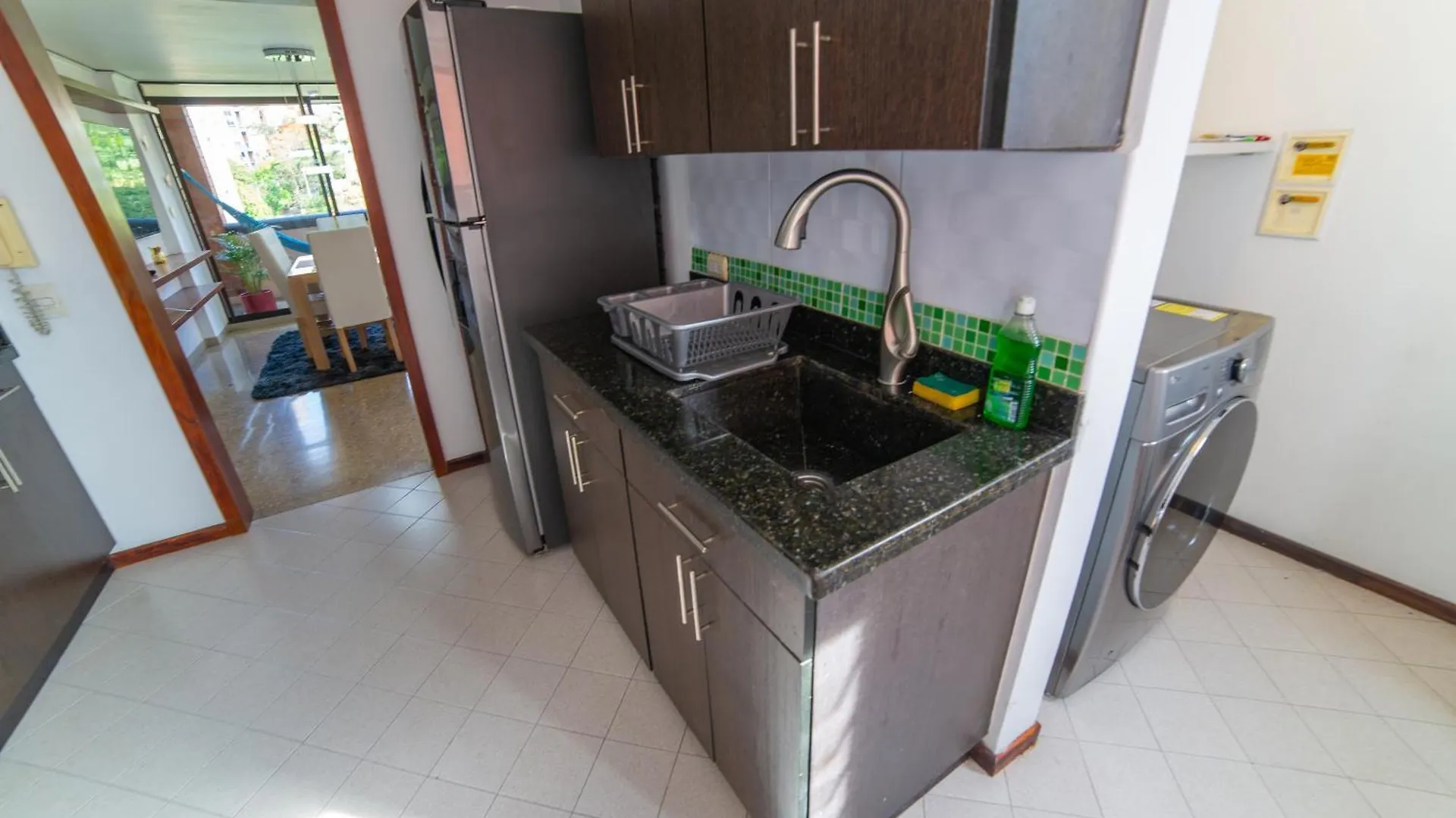 Top Floor Apt W/Balcony In El Poblado Medellín