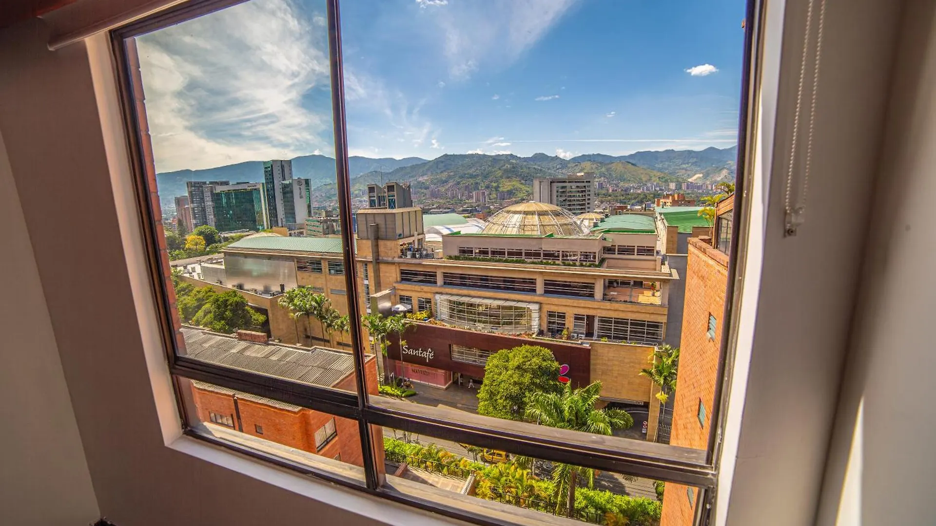 Top Floor Apt W/Balcony In El Poblado Medellín 0*,