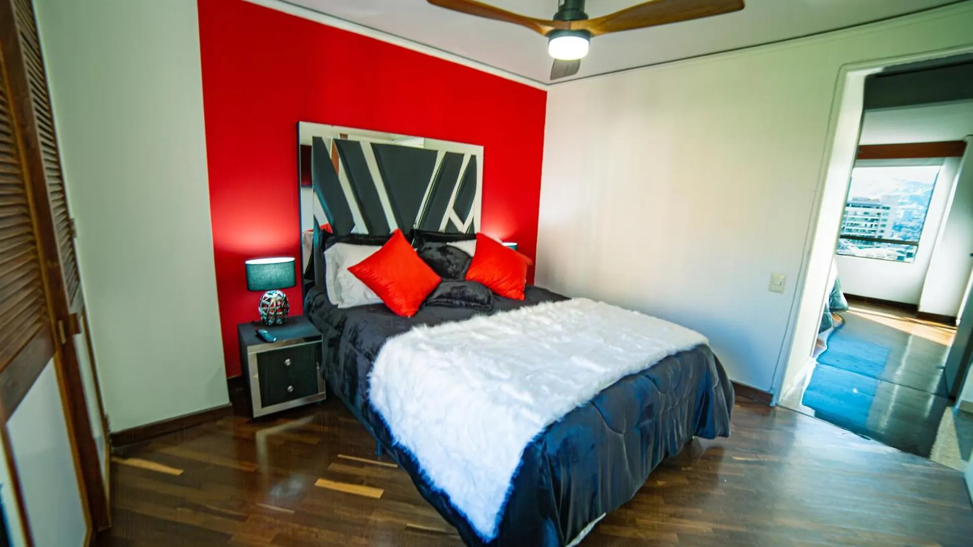 Top Floor Apt W/Balcony In El Poblado Medellín 0*,  Colômbia